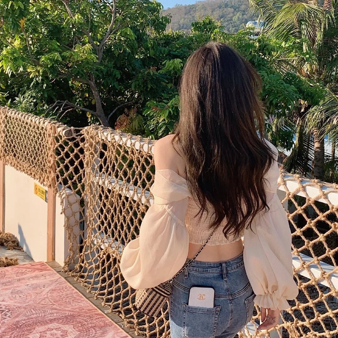安东妮雅与珍海报